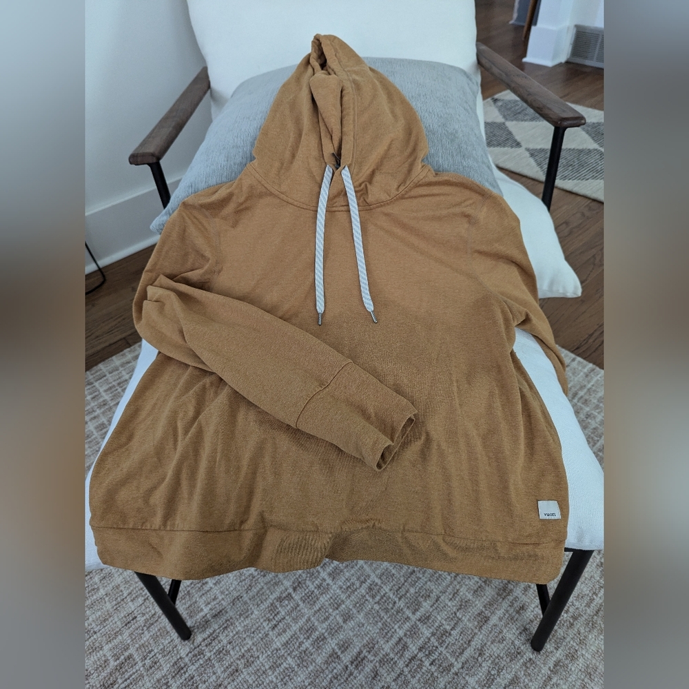 Vuori halo essential hoodie in golden yellow size xl